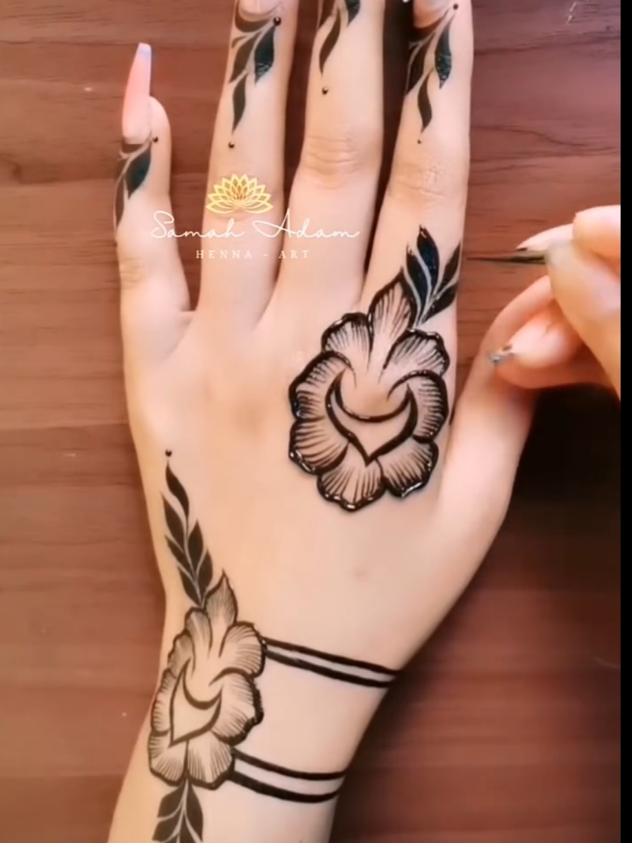 Henna 💕 حنة سودانية للتسجيل في الدورةالتدريبية لتعليم الحنة من البداية للأحتراف للتسجيل ابعتلنا على رسائل الصفحة #henna #hennaart #hennatutorial #tutorial #hennanight #حنة_سودانية #حنة #حنه #حنه_عروس #sudanese_tiktok #sudan #sudanese #السودان #السودان_مشاهير_تيك_توك #سودانيز_تيك_توك #samah_adam #السعودية #قطر #الامارات #اليمن #عمان #fyp 