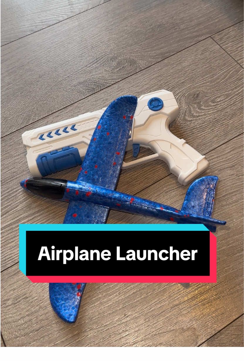 How cool is this airplane launcher?! #airplanelauncher #launcher #foamairplane #TikTokMadeMeBuyit 