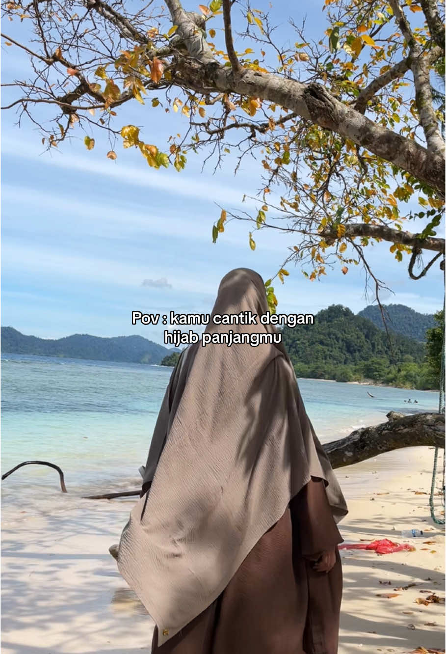 masyaAllah🥹😍 #allahummabarik #hijab #pasmina #syari #foryou #muslimah #pantai 