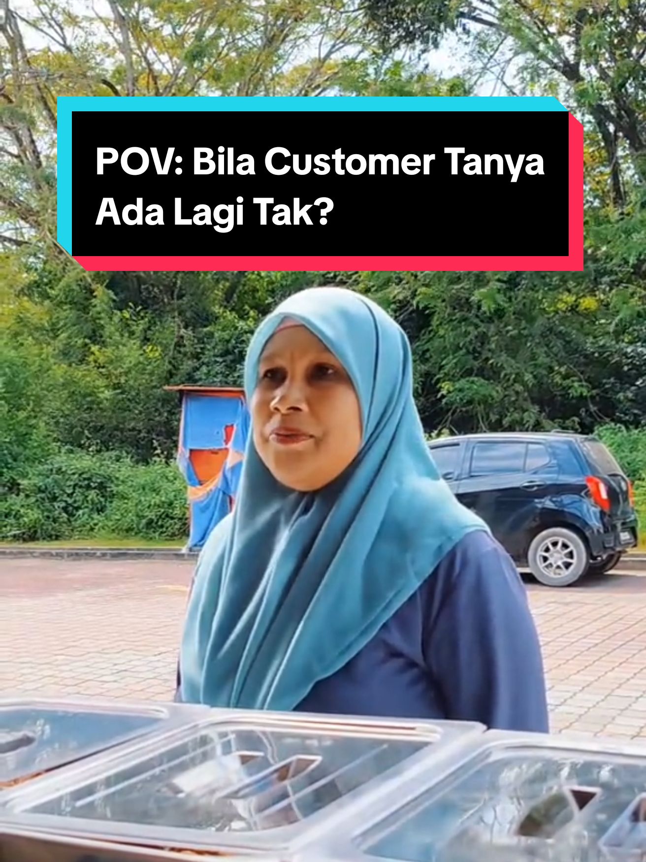 POV: Bila Customer Tanya Ada Lagi Tak? [DIALOG] Makcik: Dik, Nasi Jagung Lauk Kenduri ada lagi dak? Peniaga: Ya, ada. Makcik: Sian noh, tak laku. p/s: Maaf, lupa letak sarikata 😅 --- #lubokrasa #nasijagunglaukkenduri #makananviral #videotiktok #videopov #videohiburan #peniagajalanan 