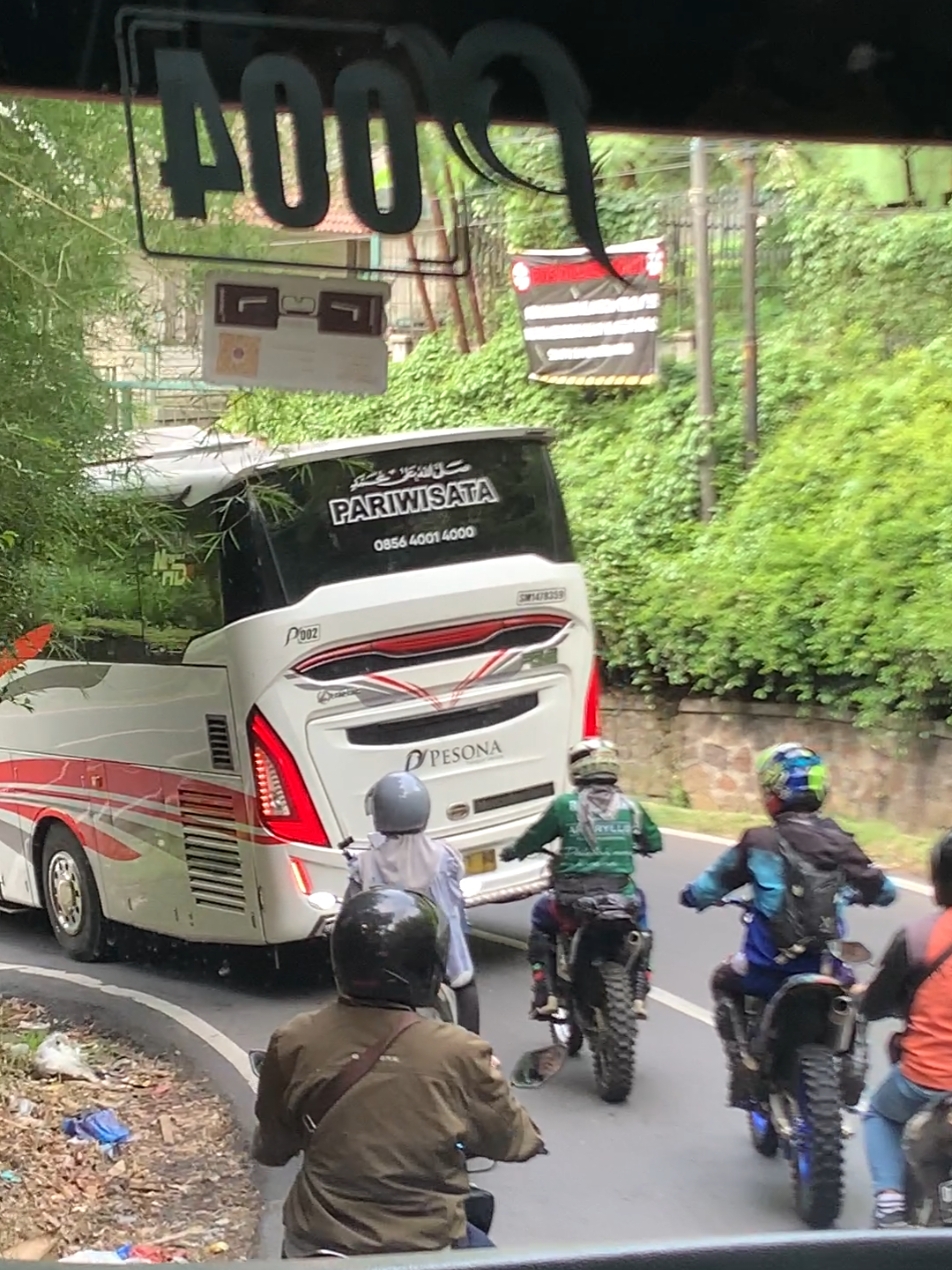 Memasuki wilayah Plat D  bersama @Bus Pesona (mas Wahid)  #platd  #bandung  #lembang  #pesonatransportservice  #buspesonamaswahid #laksanakaroseri 