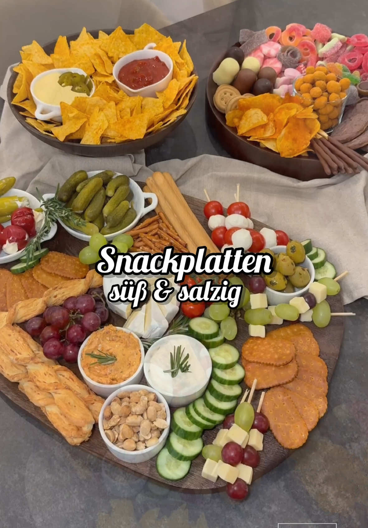 Snackplatten - lieben wir ❤️ #TikTokFood #Foodie #snackplatter #snackplatten #snacks #platter #silvester #viral #whattoeat 