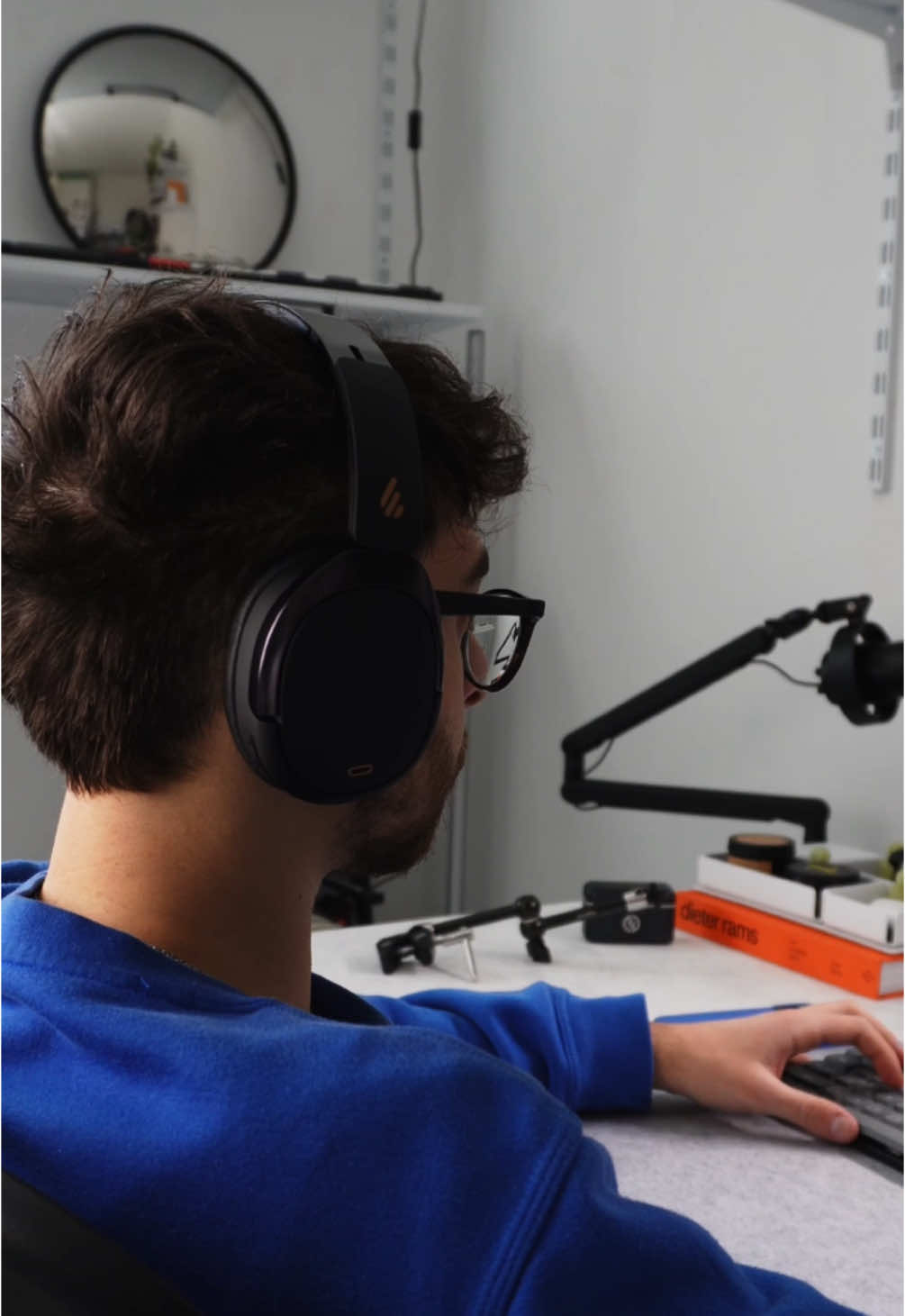 Meet my new over ear headset: the WH950NB by @Edifier Global  I’ve been using them for several weeks, and the first thing I feel like saying is that they are really comfortable, even after long sessions of use! The audio is crystal clear, and you can customize it to suit your taste and the type of music you are listening to with the eq in the app. The hard case is really a plus, very comfortable if you travel often and always take your headphones with you Key feature: - Active Noise Cancellation + Ambient Sound Mode - Hi-Res Audio - Personalize EQ in Edifier Connect APP - Up to 55 hours of battery - Fast charging: 7hrs playback in just 10mins - 40mm dynamic driver #edifier #edifierwh950nb #headphones #audiophile #audio #desksetup #workspace #homeoffice
