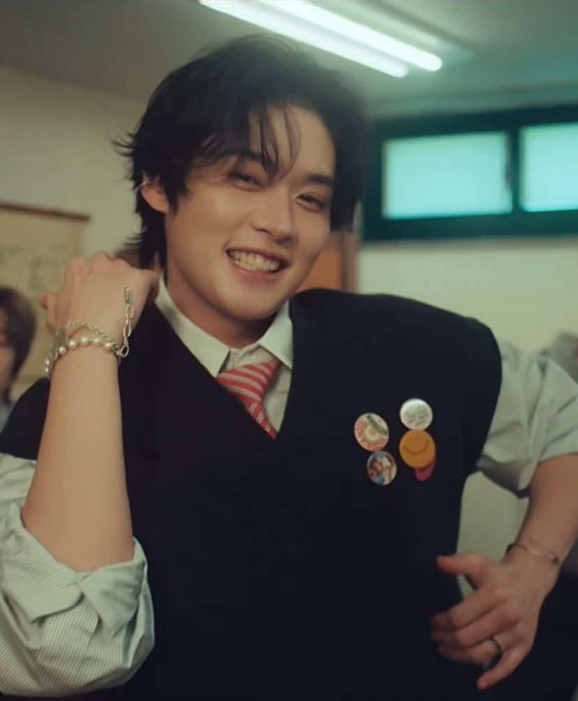 Leeknow solo song is so fun I love it ! #skz #straykids #leeknow #minho #leeminho #solo #youth #solosong 