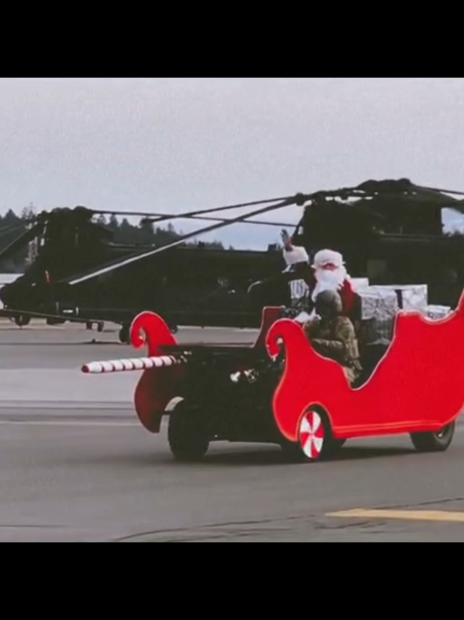 MERRY CHRISTMAS  🎄🎄⛄   #santaclaus #merrychristmas  #160th #160thsoar  #160thsoarnightstalkers #usarmy #nsdq #helicopter #santapilot #pilot 