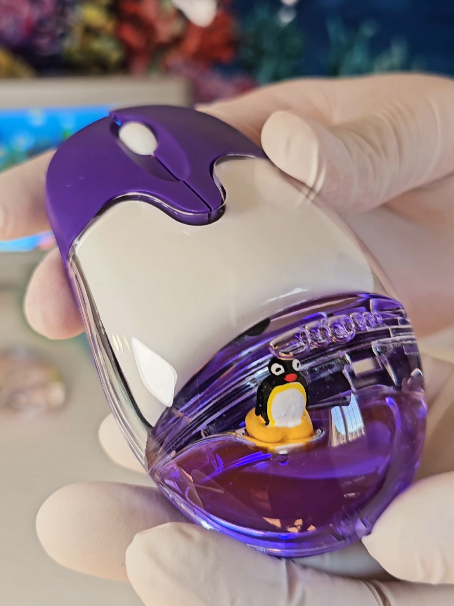 Respuesta a @clavadom3talUnboxing the cutest gadget of the year 🐧✨ The Penguin Aqua Mouse is here to make your desk setup truly unique! Watch that penguin float while I work 🖱️💜 Perfect for Y2K and Frutiger Aero aesthetic lovers. Would you get one? 🐧💜 #PenguinMouse #FrutigerAeroVibes #PenguinMouse #UnboxingVideo #Y2KAesthetic #FrutigerAero #AquaMouse #CoolTechGadgets #DeskSetupGoals #TechUnboxing #AestheticAccessories #UniqueMouse #RetroVibes #FloatingPenguin #PurpleAesthetic #deskgoals 