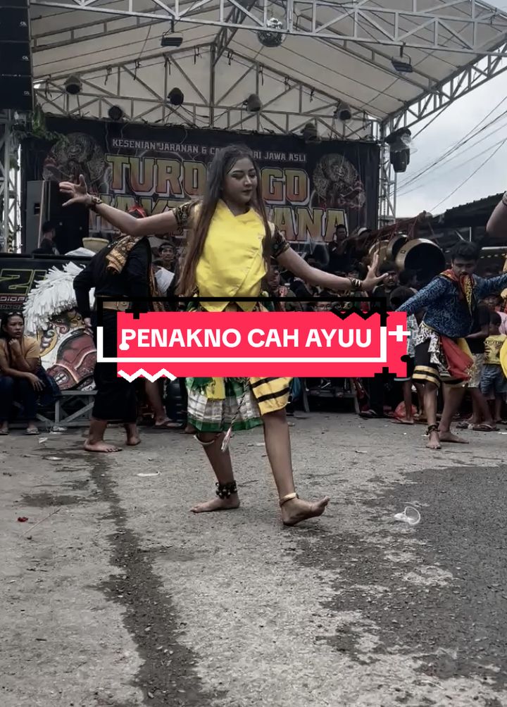 Wenakk no @bilaaabilaaa_  #jaranan #jaranansby #jawiasli #kesenian #kesenkanjawiasli #jaranancampursari #seni #budaya #budayajawa #pegon #jawatimur #surabaya #viral #fyp #forpage #jaranantiktok #jadwaljaranan #jarananpegon #foryourpage 