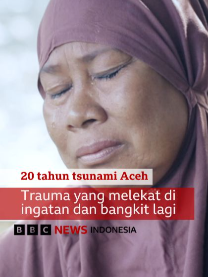 26 Desember 2024 adalah peringatan 20 tahun tsunami Aceh. Sudah 20 tahun, namun ingatan tentang hari itu masih membuat para penyintas meneteskan air mata.  Rasa kesedihan dan trauma itu masih terasa hingga sekarang. Wartawan BBC News Indonesia, Heyder Affan, yang meliput langsung ke Banda Aceh, tiga hari setelah tsunami, kembali ke Aceh dan menemui para penyintas. Martunis yang berjuang bertahan hidup selama 21 hari, Raihan Lubis, mantan wartawan yang mencoba melawan trauma, dua orang penyintas perempuan yang kehilangan keluarganya, dan mantan prajurit GAM perempuan.   Affan juga mewawancarai seorang peneliti yang melakukan penelitian di gua kelelawar yang menyimpan bukti tsunami di masa lalu dan memprediksi kemungkinan tsunami di masa depan. Saksikan video lengkapnya di YouTube BBC News Indonesia. #tsunami #tsunamiaceh #20tahuntsunami #acehtiktokerscomunity