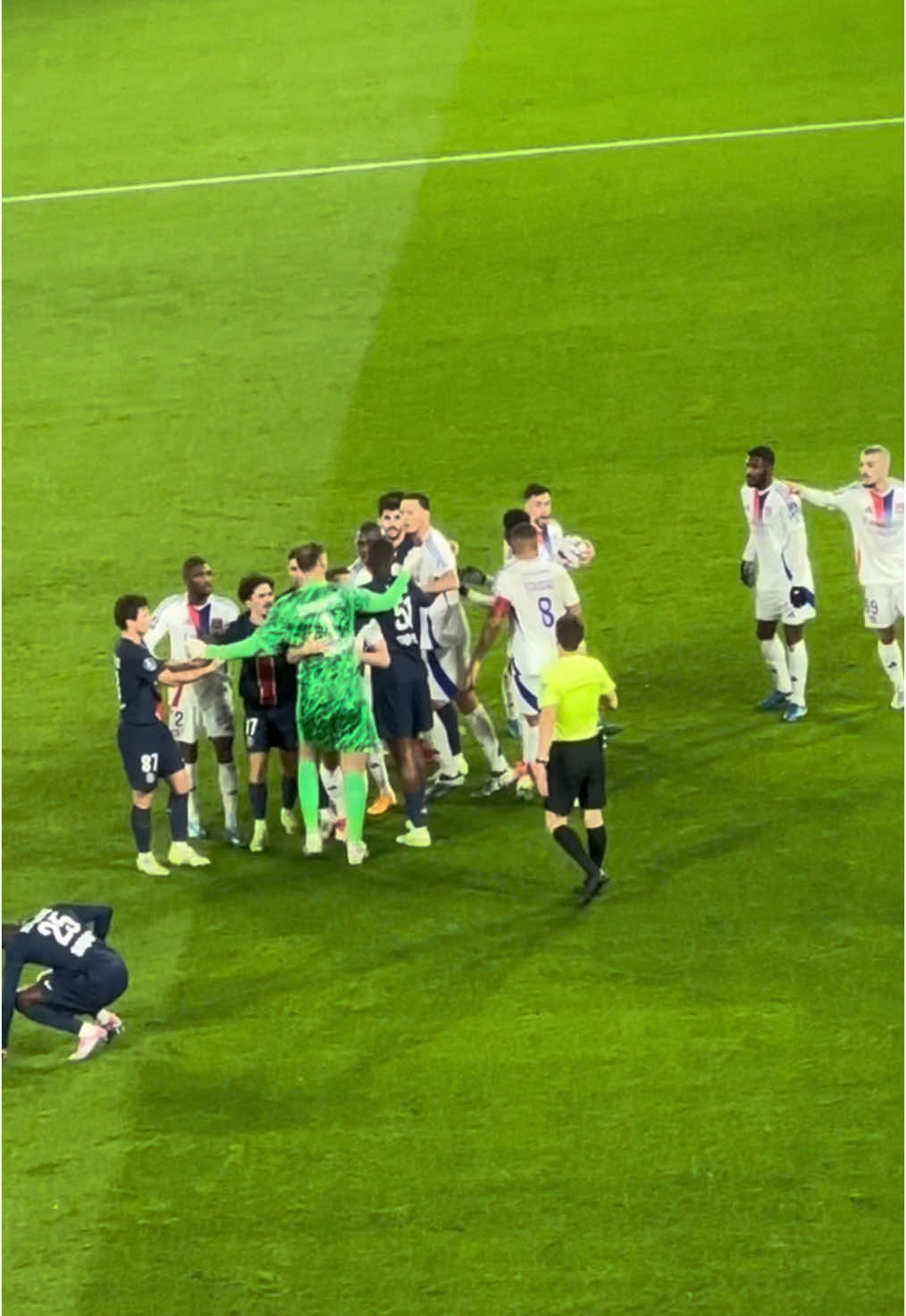 c’était chaud 😳 #psg #lyon #donarumma #blessure #foot #football #ligue1 #mikautadze 