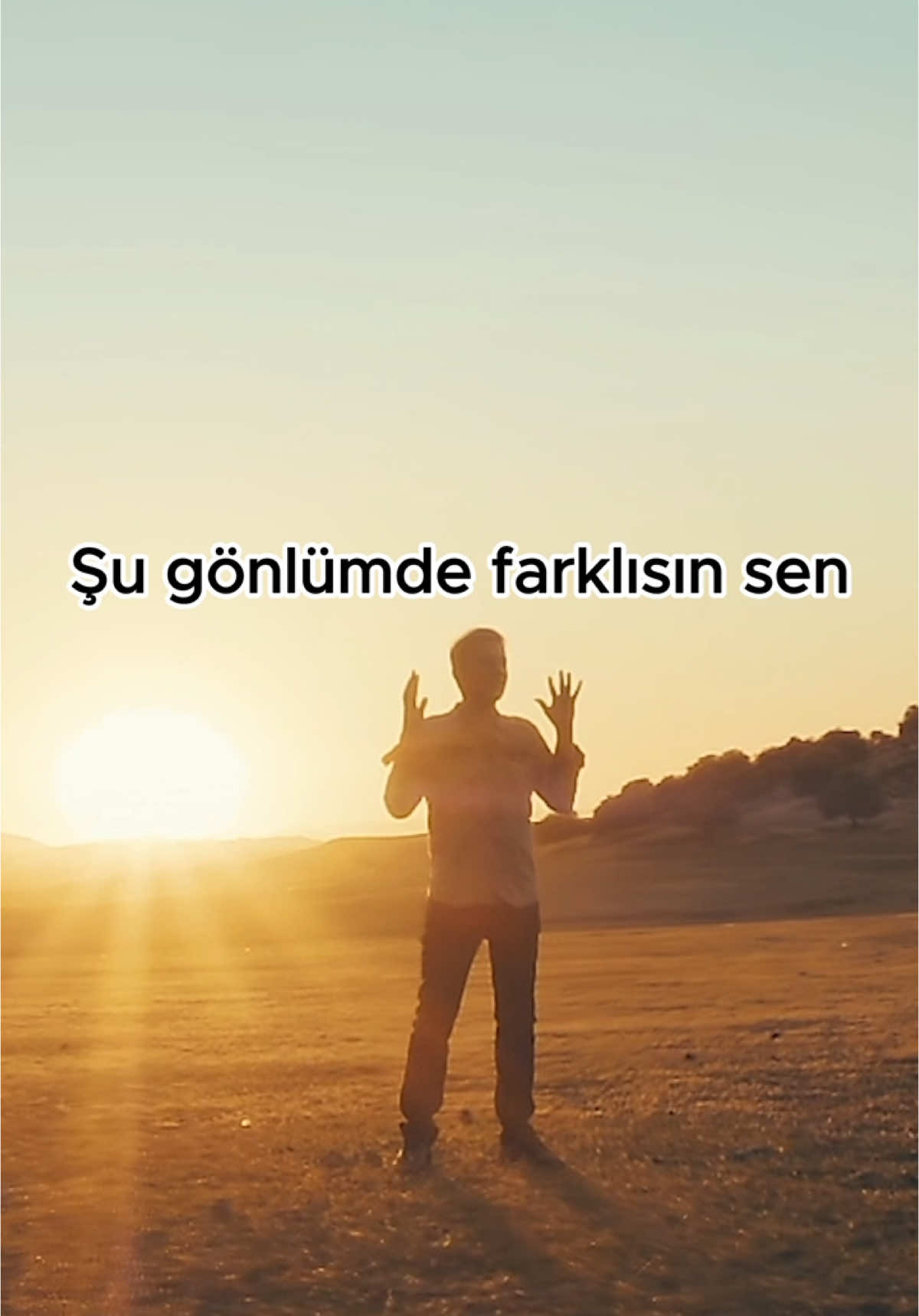 Anlamadın anlama sen Şu gönlümde farklısın sen Bu baharda gelmez isen Sil beni beni sil beni beni