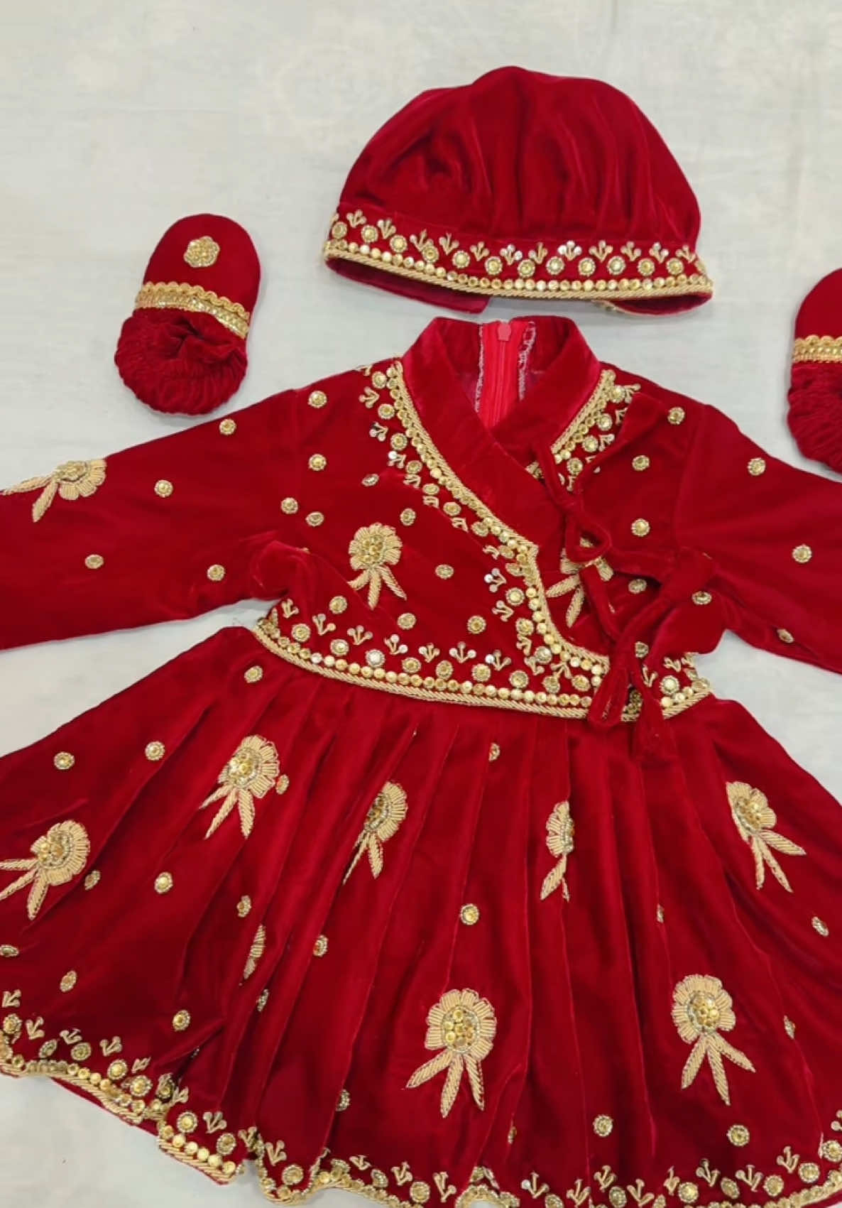 Passni dress for baby boy ❤️👦🥰…. #shippingworldwide🌍✈️ #parteywear #handembroidery #partywearsaree #nandanicollection #🎂🎂🎉🎉👑👑❤️❤️❤️ 