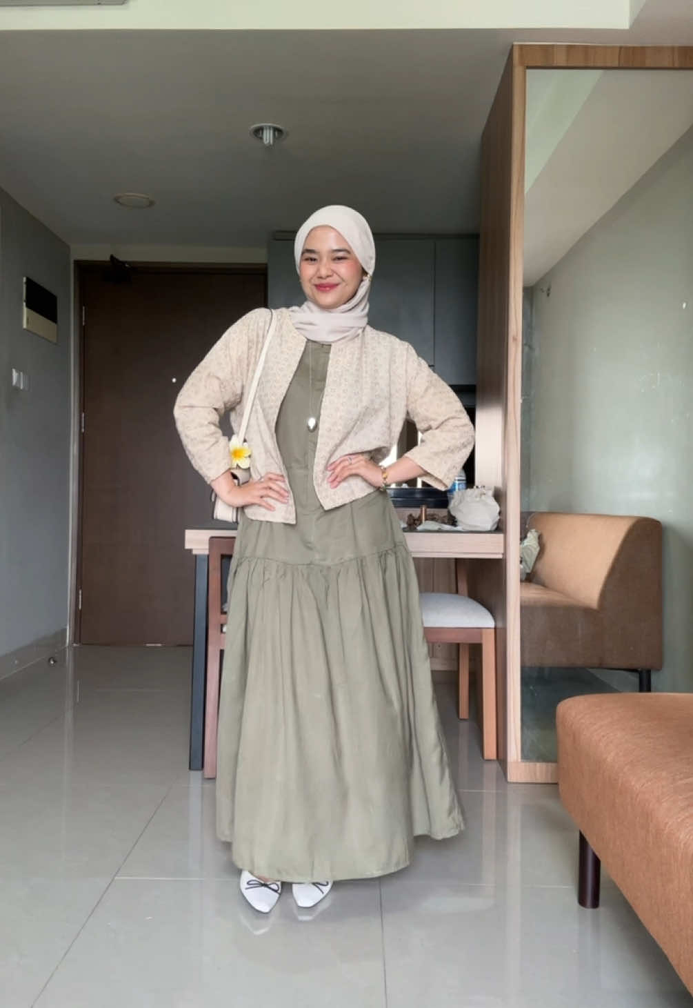 🫶🏻👗 @byelisa.id #OOTD #fitcheck #outfitcheck #hijaboutfit 