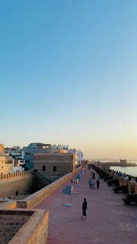 #sunset 🌅 - - - - - - - - - - - #essaouira #morocco🇲🇦المغاربة #الصويرة #fyp #fyp #morocco🇲🇦 #visitmorocco #video #sunsetlover #rai #البسطة #المغرب🇲🇦تونس🇹🇳الجزائر🇩🇿 #حركة_إكسبلور #explore 