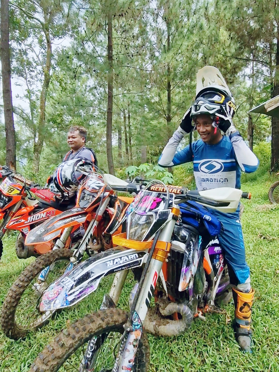 Barudak los Dukuliru ni guys..sebelaeh kandangsengker..🤪🤪🙈 ft @jhonmx88  #barudak #losantos #yz #ktm #2tak #fyppppppppppppppppppppppp #virallllllllllllll 