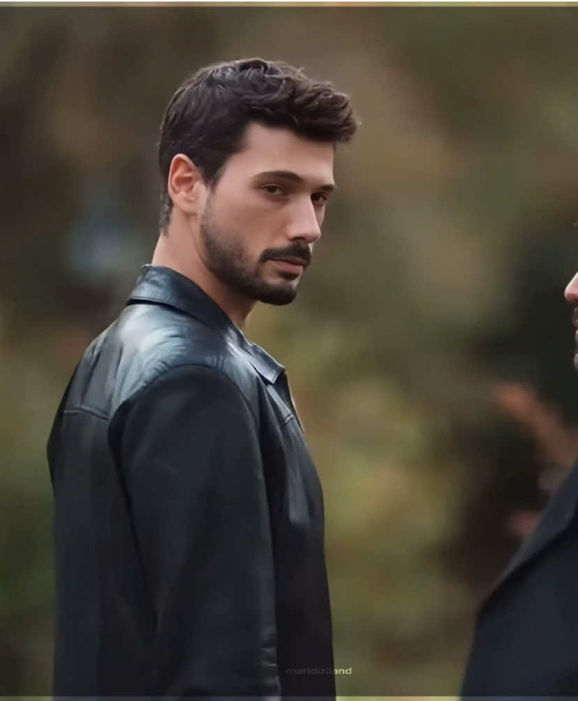 The things I would let this man do to me #hudutsuzsevda #turkishseries #denizcanaktaş #halilibrahimkarasu #turkish #edit #fyp 