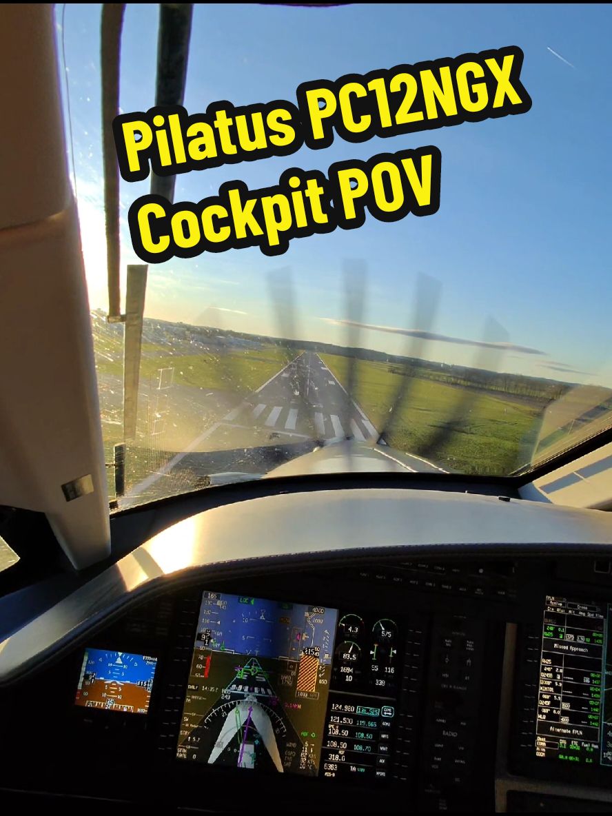 ❗Cockpit POV Pilatus PC12NGX❗landing at Augsburg airport 👈  #pilatus #pilatuspilot #pc12 #pilatuspc12 #pt6engine 