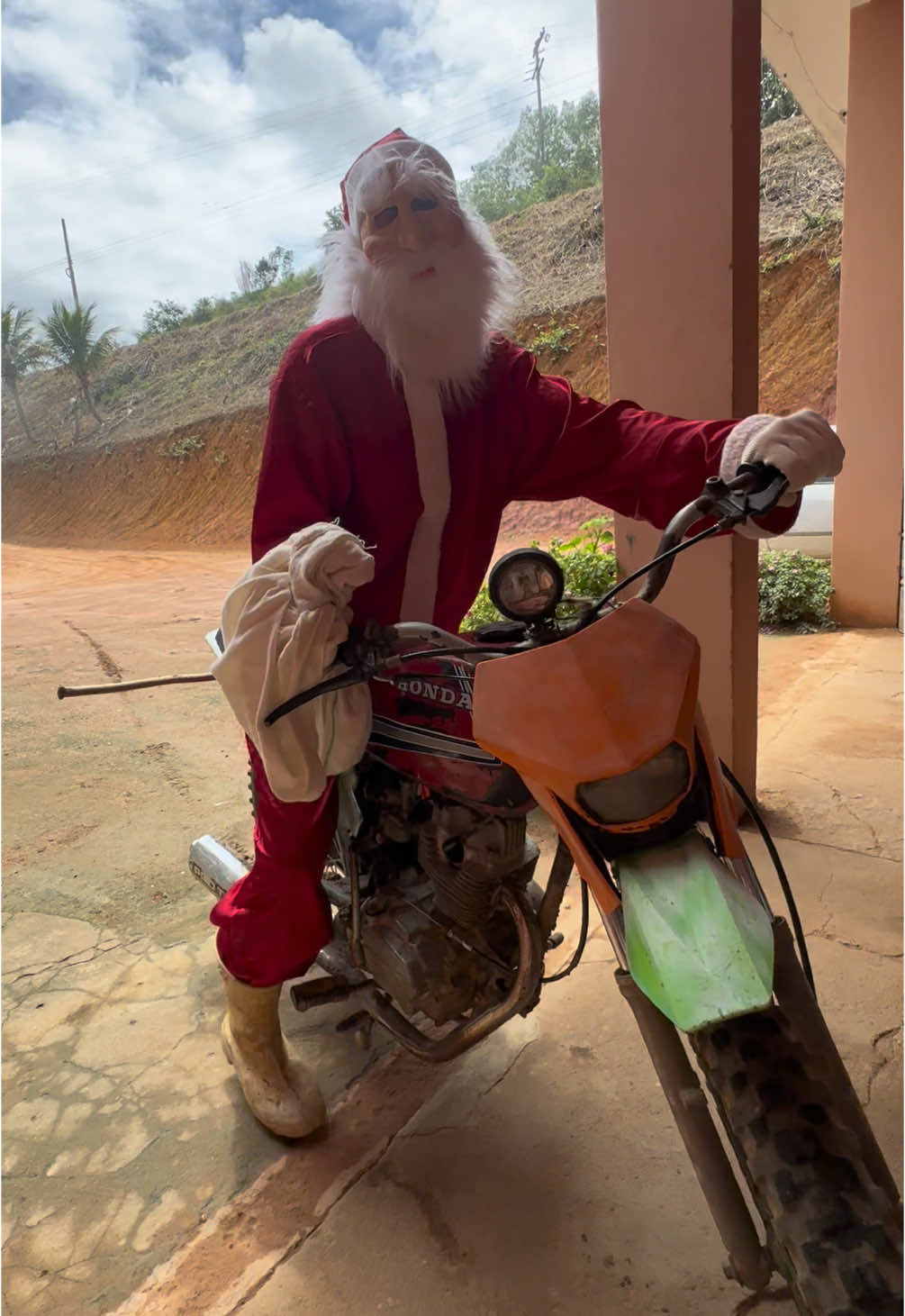 ATÉ AGORA NAO SEI QUEM  FOI ESSA VISITA SURPRESA  Natal na roça #natal #papainoel 