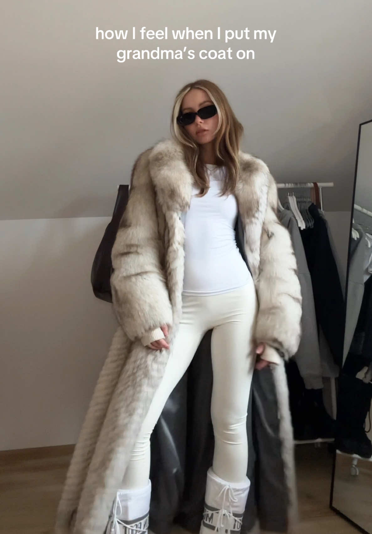 🗣️🗣️ #fyp #furcoat #vintage #winterfashion 