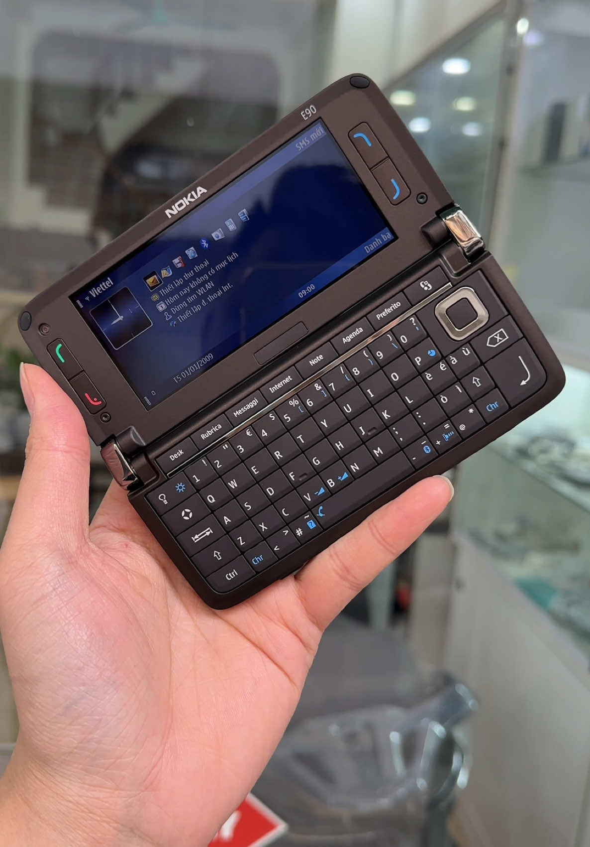 Nokia E90 Communicator New Fullbox Mẫu điện thoại thiết kế đẳng cấp dòng E-Series #nokia #nkmobile #dienthoaico #nokiae90 #nokiae90communicator 