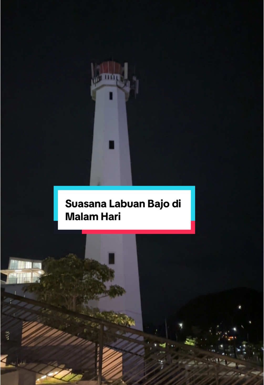 Ternyata kota Labuan Bajo di malam hari tidak kalah indahnya.  Beberapa tempat wisata yang bisa dikunjungi saat malam hari adalah Kampung Ujung, dan Marina Waterfront Labuan Bajo. Di kampung ujung, kita bisa menikmati wisata kuliner ditemani dengan indahnya cahaya lampu dari kapal-kapal yang bersandar di dermaga.  Kawasan Marina Waterfront Labuan Bajo juga menjadi salah satu tempat wisata yang wajib dikunjungi.  #labuanbajo #labuanbajoindonesia #labuanbajotrip #labuanbajoflores #kampungujunglabuanbajo #waterfrontmarinalabuanbajo #marinalabuanbajo #labuanbajodimalamhari #pesonalabuanbajo #waterfrontlabuanbajomanggarai 