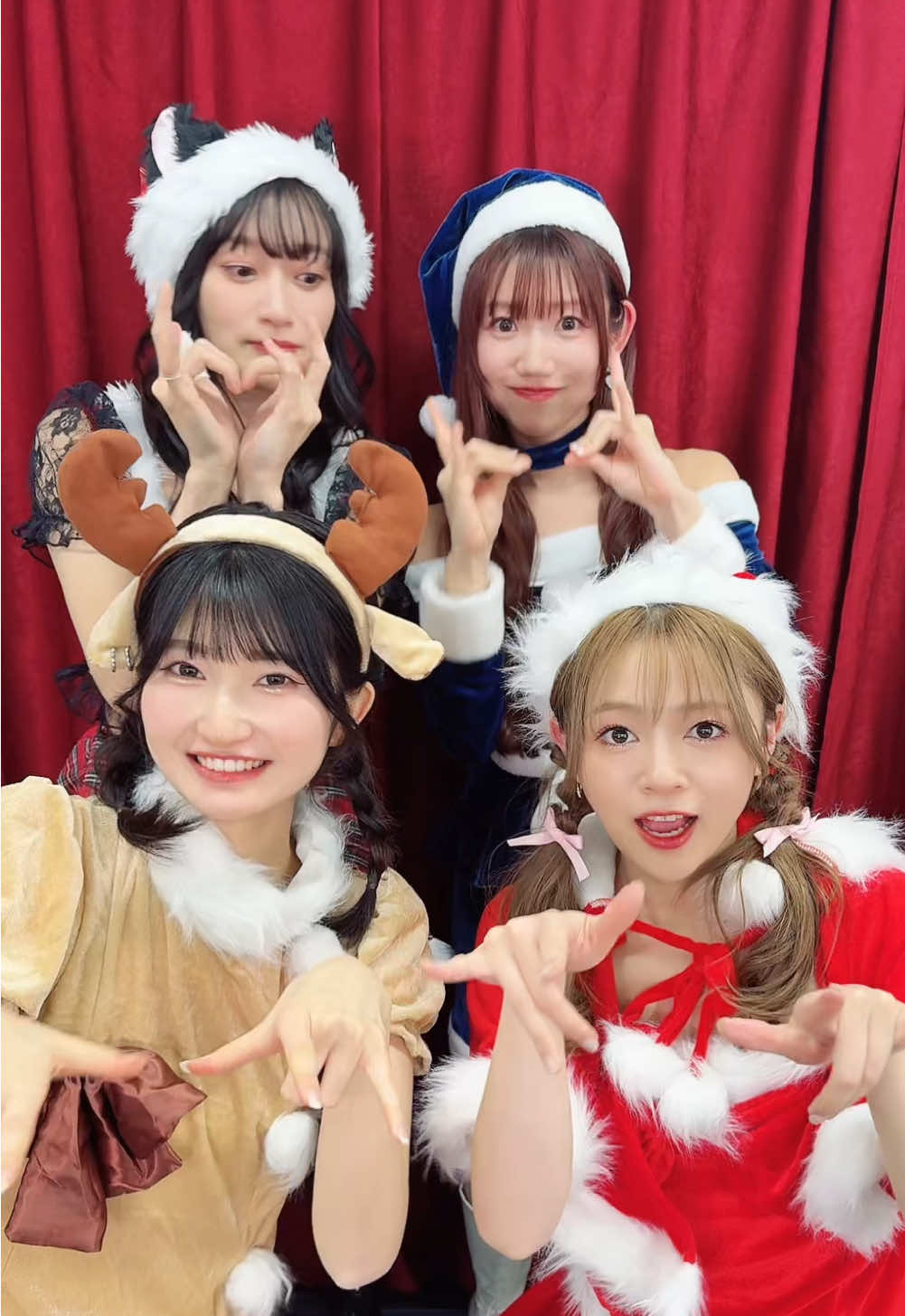 #かわいいだけじゃだめですか? 🎅🦌🌲 @瀬戸桃子 さんコラボ💚💜❤️ #ゲームのお天気お姉さん  #ピコパーク  #クリスマス #クリスマスイブ #サンタコス #i_Ris