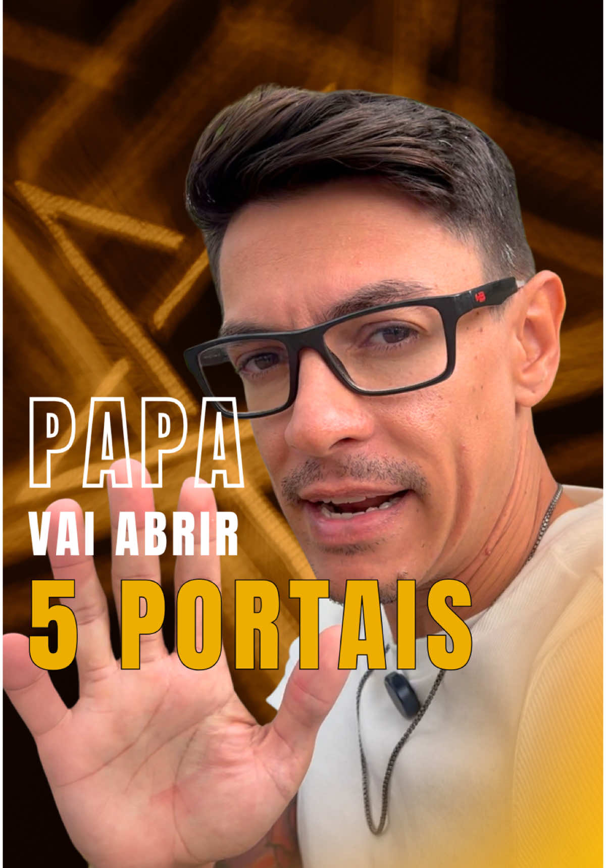 Você viu essa matéria? O Papa está abrindo cinco Portas Santas hoje, véspera de Natal, mas o que isso realmente significa? 🤔 💫 A simbologia do número cinco é poderosa. Representa o pentagrama, os cinco elementos da natureza: água, terra, fogo, ar e éter. Esses elementos são fundamentais em várias tradições espirituais e mágicas, e a conexão aqui é inegável. 🔑 Ritual de magia ou algo maior? A abertura de portais pode ser vista como um ato energético para equilibrar forças naturais e espirituais. E aqui vem a curiosidade: uma dessas portas está sendo aberta em um presídio! Um local carregado de energias densas e cheio de simbolismos. 👁️‍🗨️ Teorias da conspiração apontam que isso pode ser um ritual com intenções maiores, até mesmo relacionado ao Apocalipse mencionado na Bíblia. Estariam eles tentando proteger o planeta? Canalizar energias? Ou algo ainda mais profundo? ✨ A grande pergunta é: qual o verdadeiro propósito por trás disso tudo? Será apenas um gesto religioso ou há camadas ocultas que nós não enxergamos? Agora eu quero saber: O que você acha que esses portais representam? Por que um deles está sendo aberto dentro de um presídio? Deixe sua opinião nos comentários! 👇