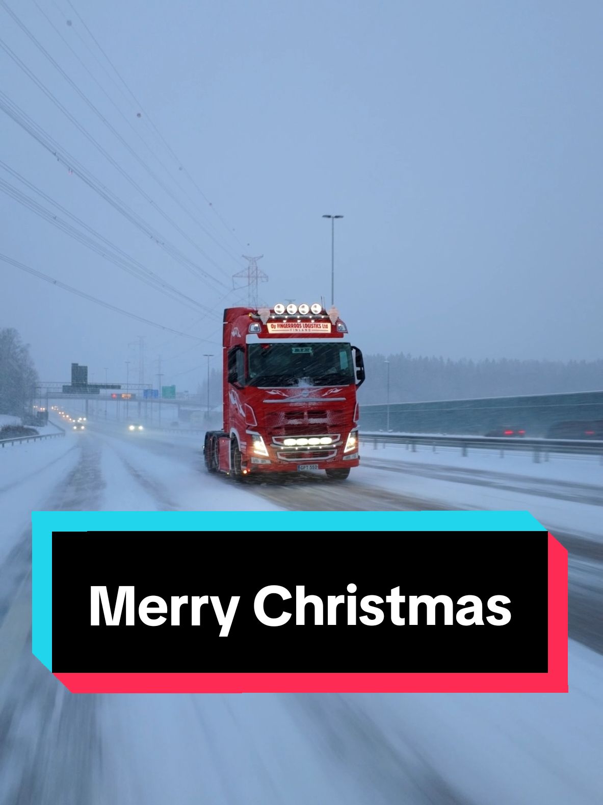 Pirteät Joulut kaikille!  Myös Rollingin kehä3 uhreille jotka on kuvattavaksi joutuneet #volvotruck #christmas #snow #joulu #talvi #rollers 