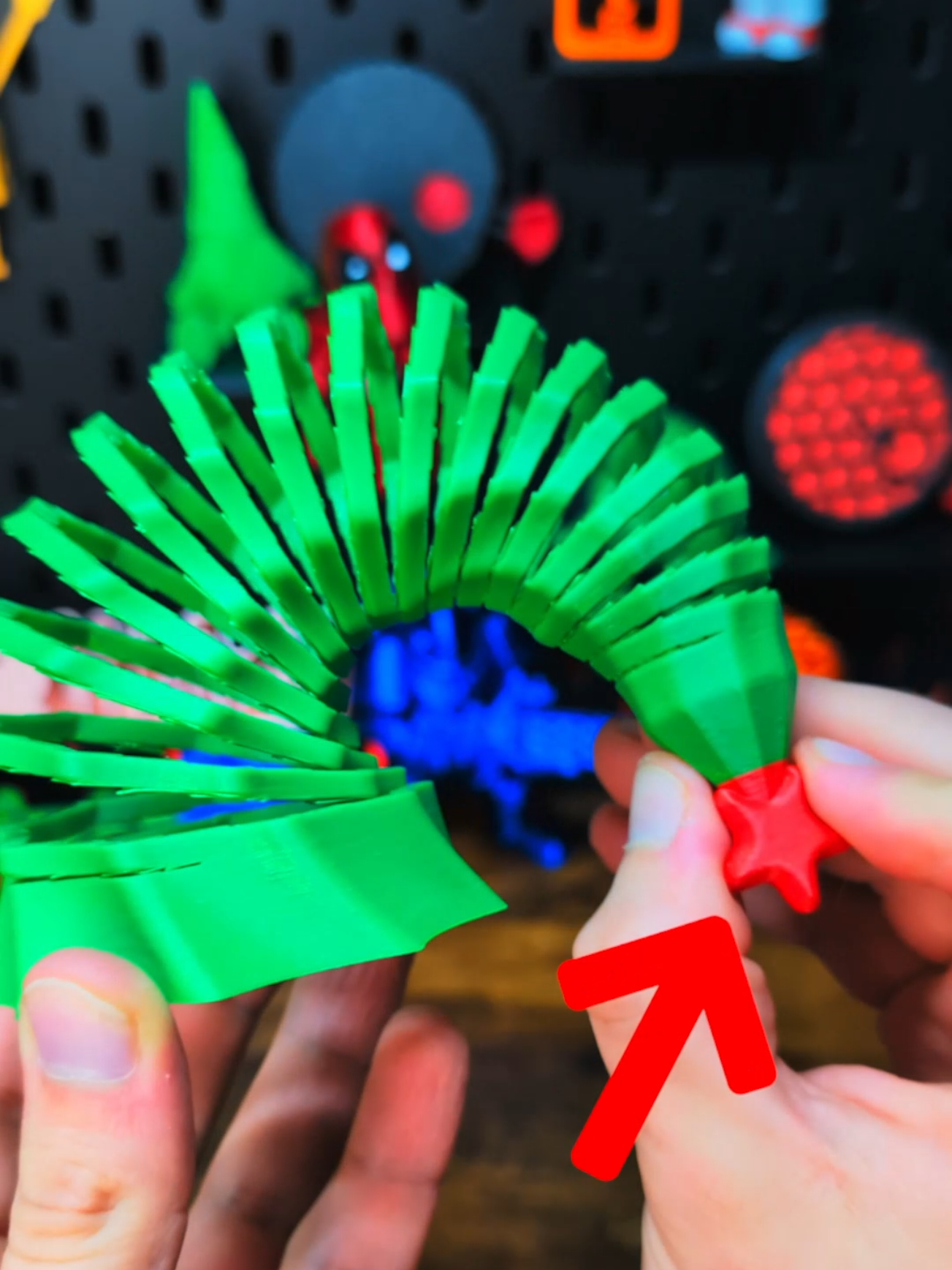 3D printed Slinky Foldable Christmas Tree Incredible design makerworld: https://makerworld.com/en/models/871975