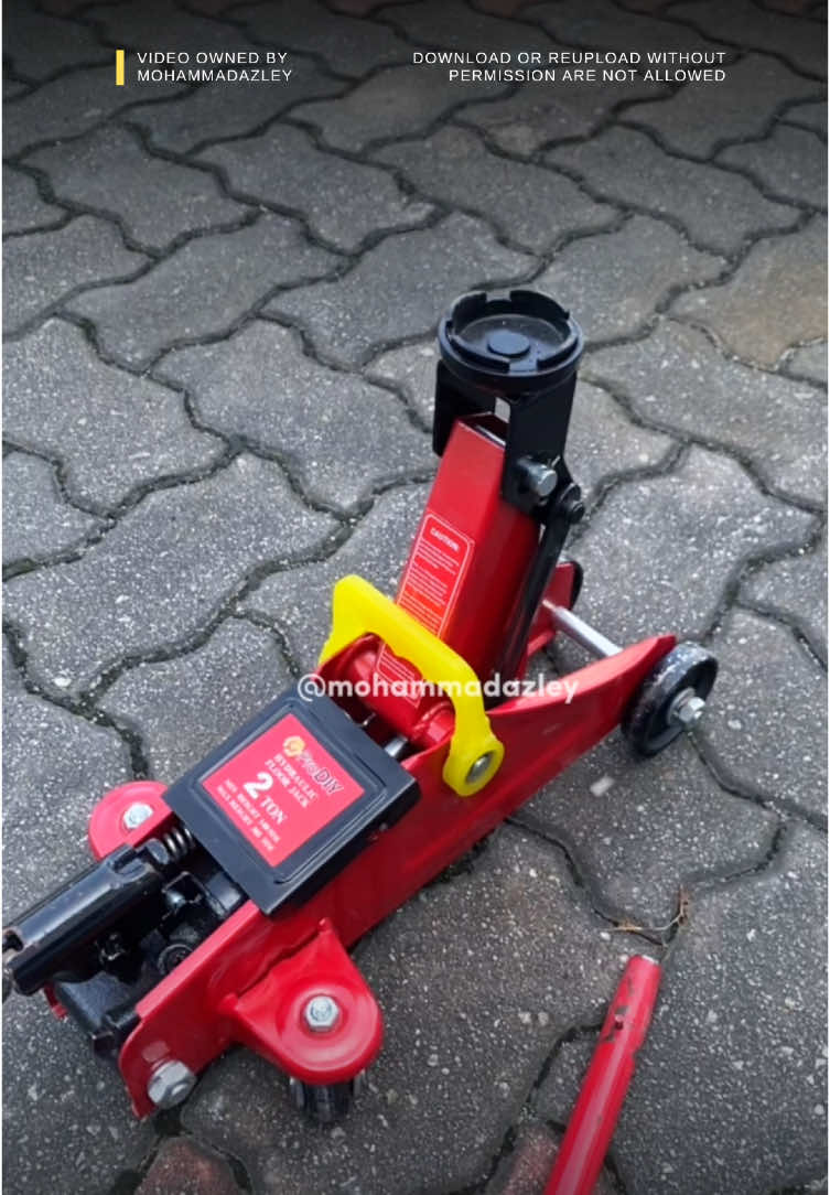 Floor jack 2 ton boleh guna untuk tukar tayar & service kereta harga bawah RM100. Jimat ruang, simpan dalam bonet kereta pun boleh 🔥🔥 #floorjack #jack #jackkereta #jackbuaya #2ton 