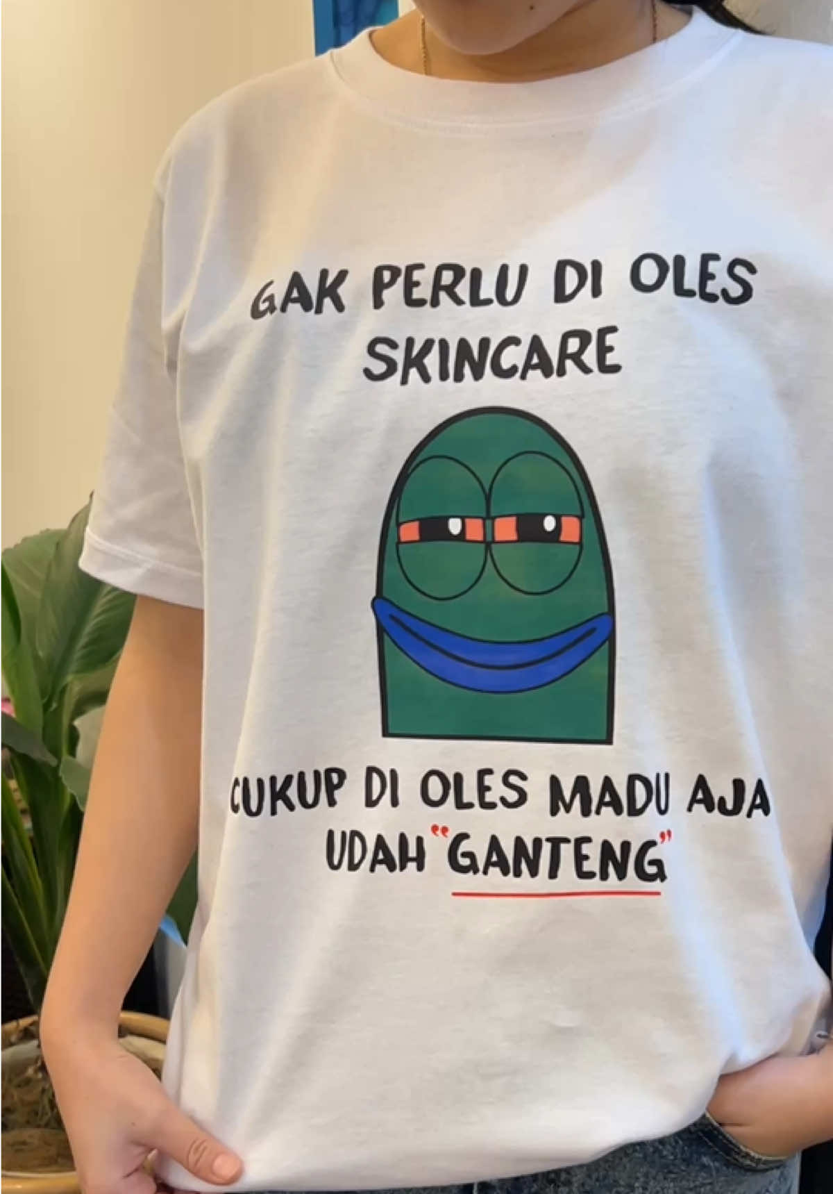 Entah madu atau kecap rindu ini sulit terucap | Beli kaos nya di keranjang belanja yang tersedia di profil kami es 🙌🏻 #madu #ganteng #skincare #fypシ 