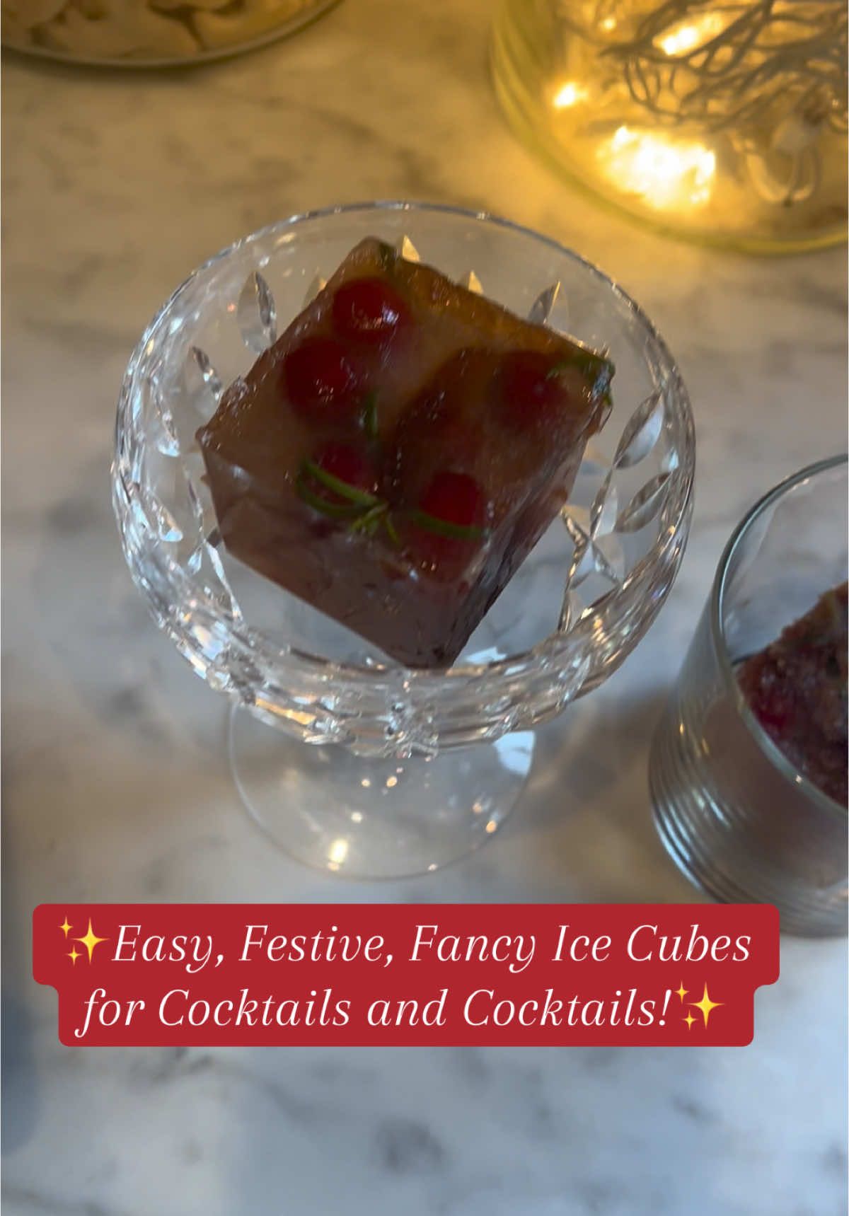 ✨Festive cocktails and mocktails, with craft ice cubes!✨ An easy way to impress, and make drinks special and delicious. Pomegranate, Cranberry and Rosemary Ice Cubes become the delicious mixer! #entertaining #holiday #party #cocktails #mocktails #festive #hack #easy #howto #Recipe 