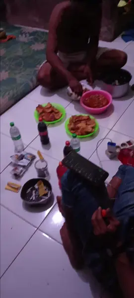 suasana natal d kos sama teman'  cap/anak rantau