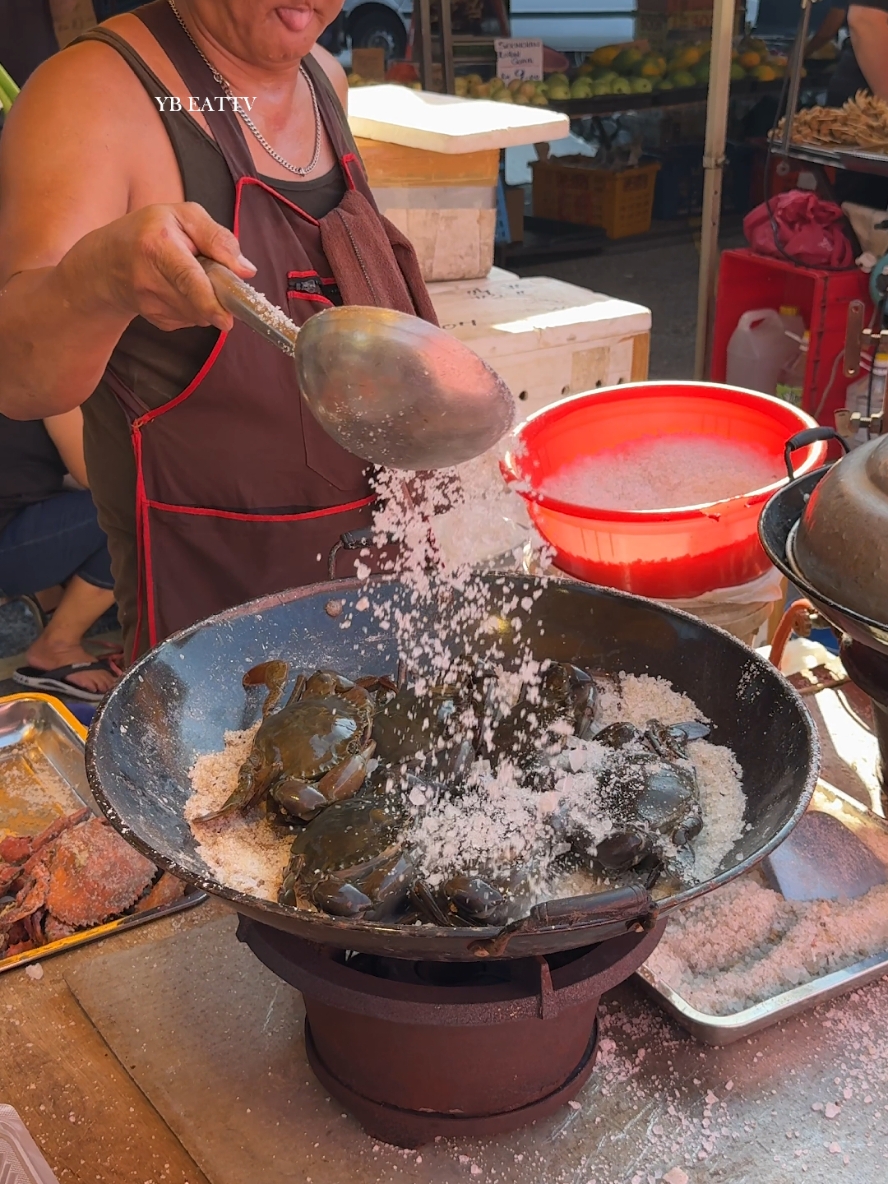 Grilled blue crabs that are famous in Malaysia!!!