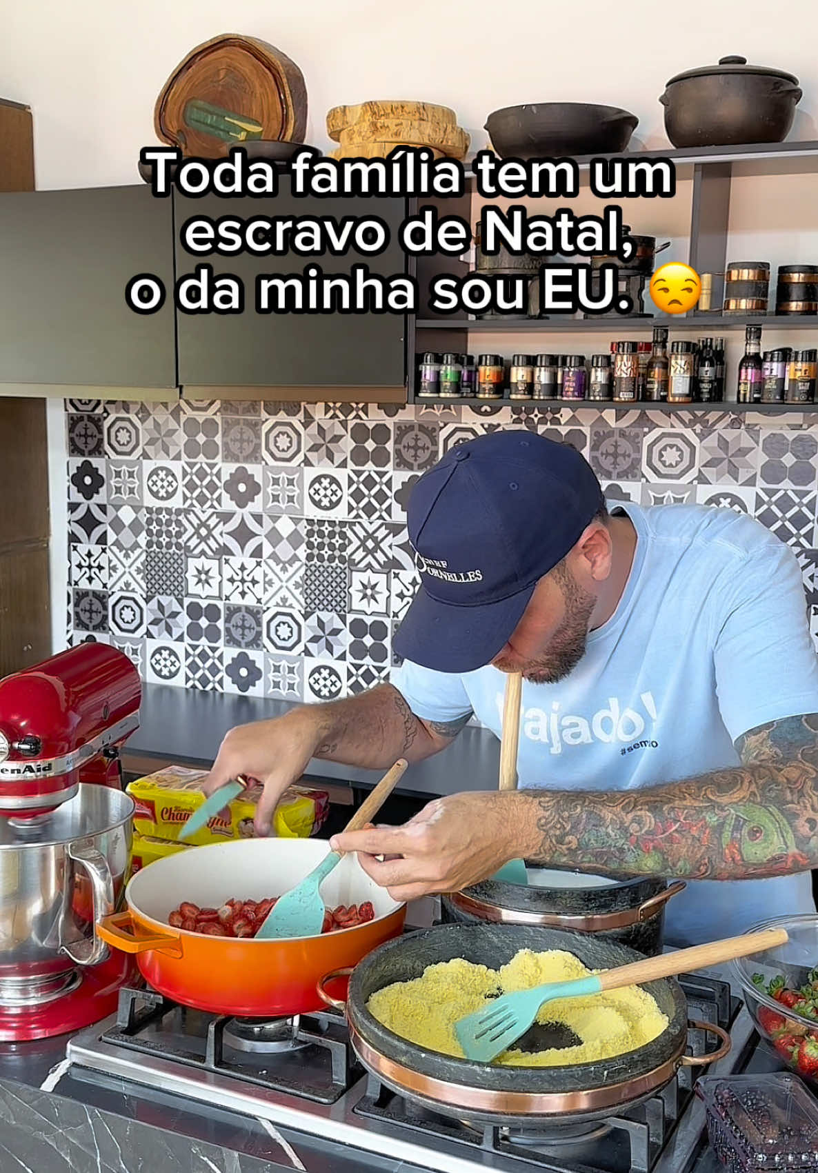 Envia pro cozinheiro da família 😅🎄 Gostou do conteúdo? Siga Chef Dornelles e aprenda receitas fáceis e criativas.  Vem ser meu Trenzin 🚂🧡 . . . . . . #memedenatal #natal #receitascriativas #meme  Créditos: @leydson_limaofc 