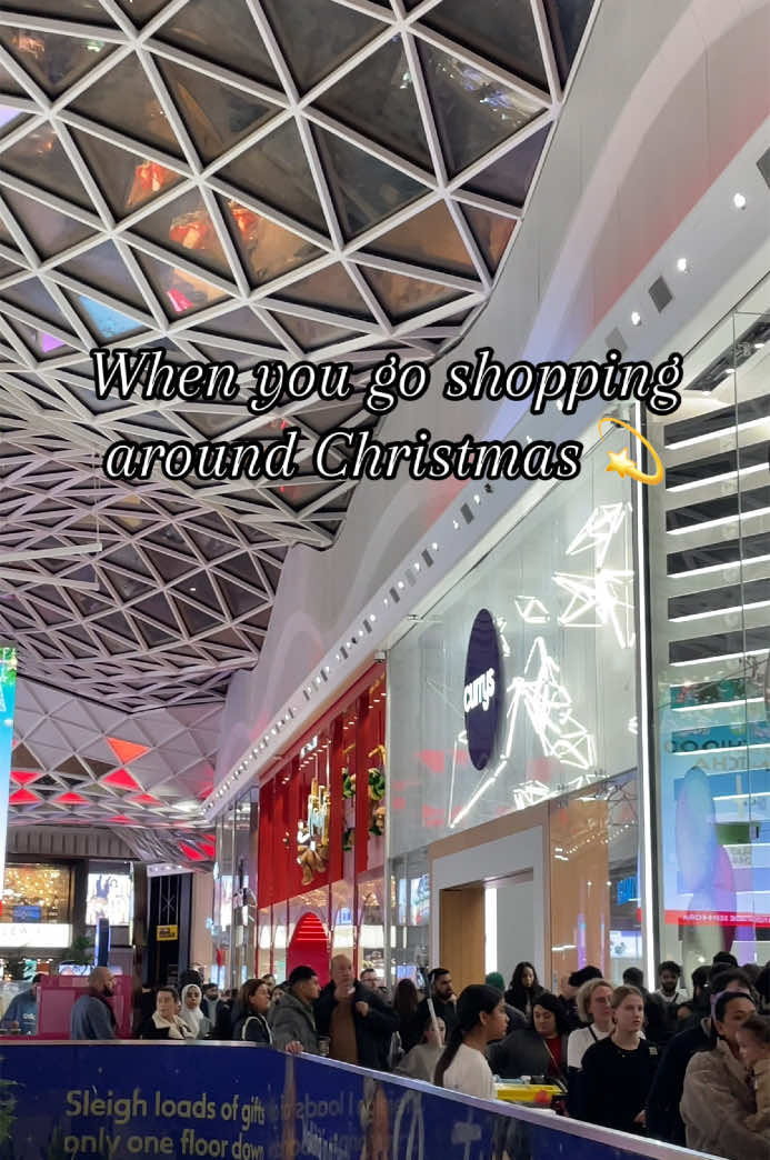 📍Westfield, West London 😆 #London #Christmas #shopping #Westfield  #funny 