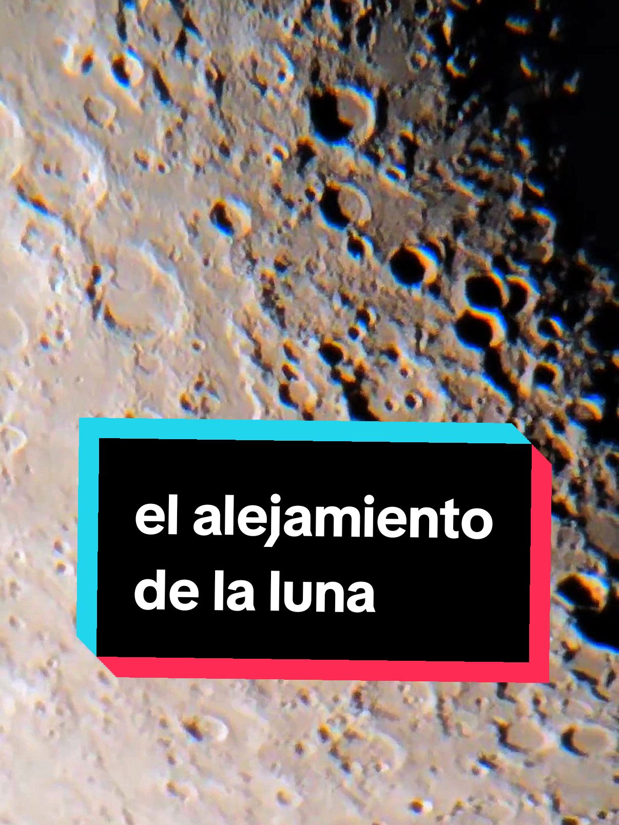 porque se aleja la luna? #fypage #viral #celestial #moon #luna 