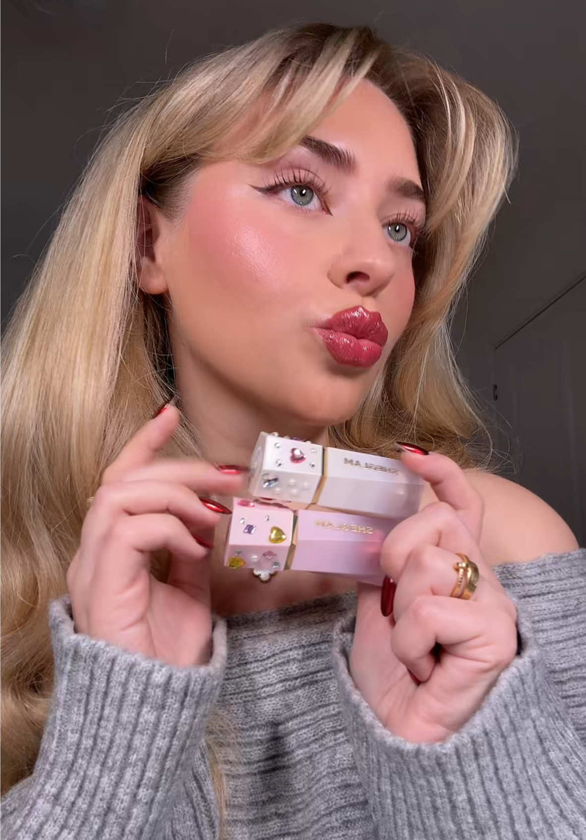 AD blushlighter combo 💌✨ mixing the @SHEGLAM love cake liquid blush & vanilla frost highlighter Liquid Family Festive Glow Gift Set to create the most beautiful rosy and glowy cheeks! a perfect gift this christmas 🫶🏼 #sheglam #sheglamliquidfam #sheglamblush #sheglamholidayset #sheglamcrueltyfree #sheglampartner #makeup #SHEGLAM #SHEGLAMLiquidFam #SHEGLAMBlush #SHEGLAMHolidayset #SHEGLAMcrueltyfree #SHEGLAMpartner 