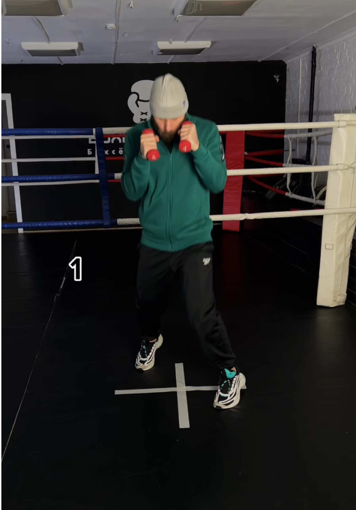 Footwork drills ✔️🥊 #boxingtraining #boxingcoach #boxingtrainer #boxingtips #boxingskills #boxingworkout #boxingmotivation #boxingday #footwork #footworkdrills #boxingfootwork #boxingtechnique #boxingtechniques #boxingteaching #recommendations #fyp 