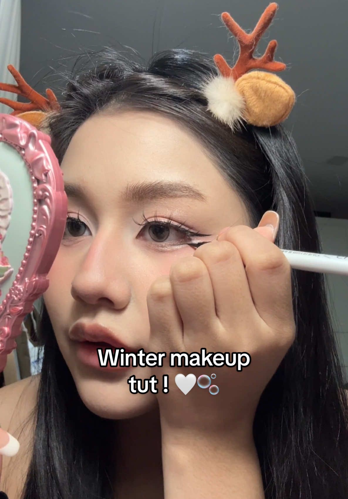 มาและ เดะมีลุคแฟนซีมาอีกก ! 🎄🎀♥️ #coldmakeup #wintermakeup #christmasmakeuplook 