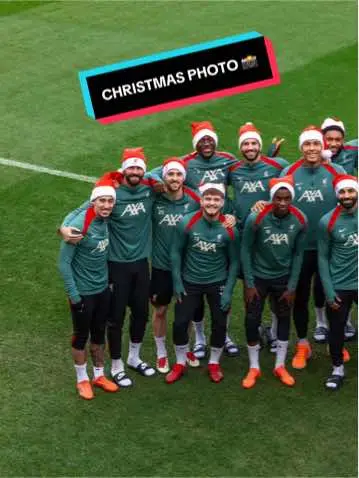 Merry Christmas from everyone at Liverpool Football Club! 🎄🎁 #LFC #LiverpoolFC 