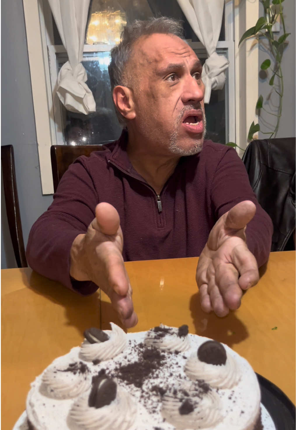 Big back problems…😂 dad did not get the cake he wanted #bigbackproblems #angrydad #jorgetiktok #madjorge #maddad #angry #bigmadjorge #funnyvideo #daughterpranksdad 