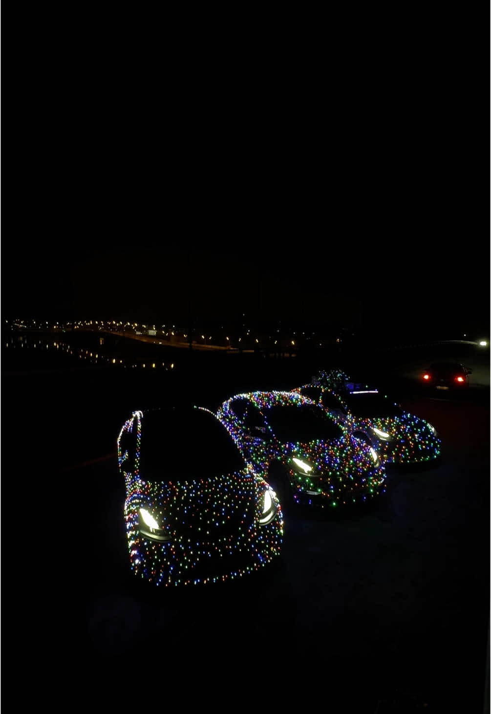 3 Christmas Teslas 3, glowing brighter than the North Star 🎄✨ Driving the holiday spirit.  @Eva @_LI_ @eteslarent #TeslaHolidays #SilentNightDrive #tesla #christmas #newyear #glow #car