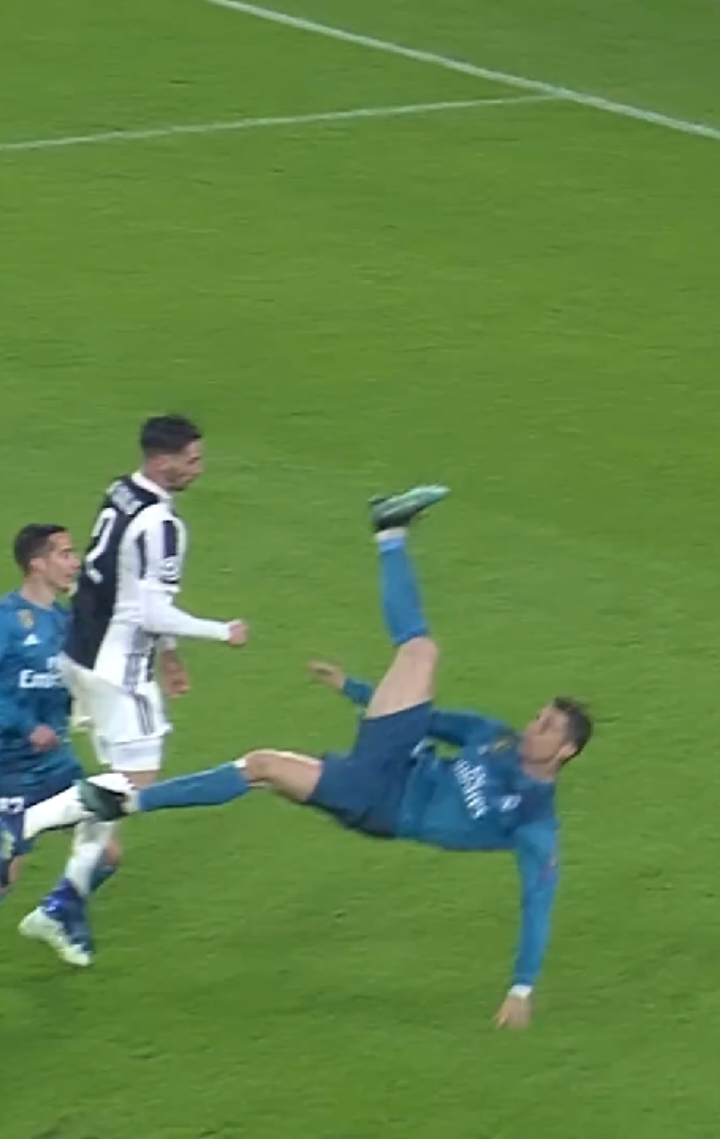 #ronaldo Bicycle Kick  #striker #goal #goals #juve #juventus #byciclekick #realmadridfc  #cristianoronaldo #bicyclekick 