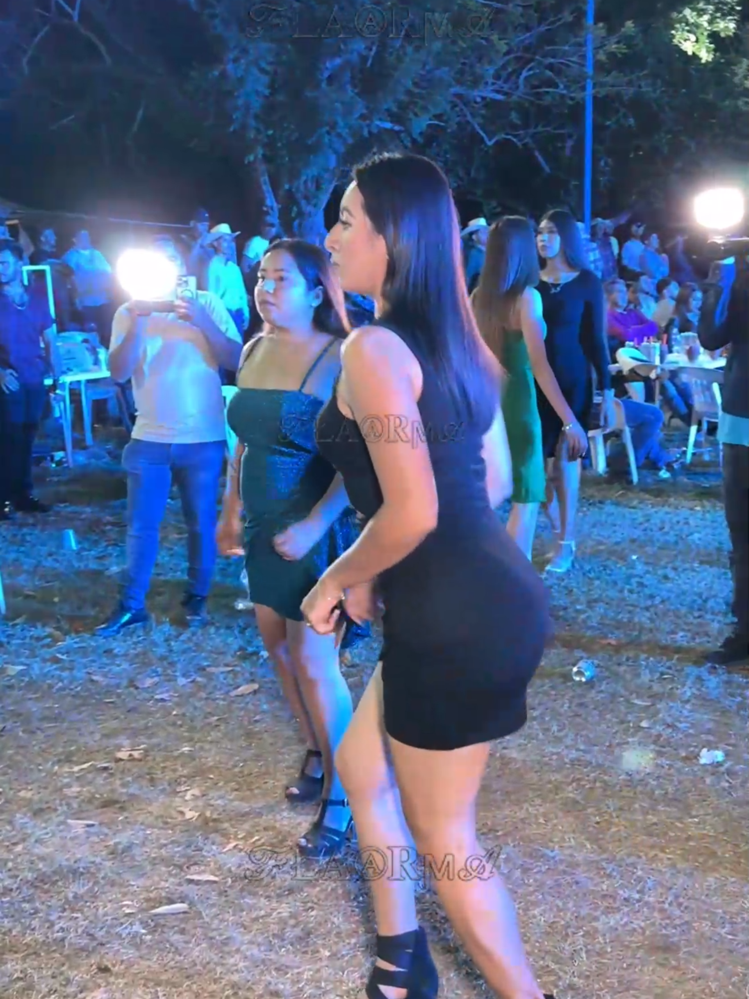 Cuantas chicas bellas en los bailes de Zacapuato Guerrero #flaarma #guerrero #tierracaliente #michoacan #dance #jaripeo #parati #viral #calentano #baile #defile #banda #bonita #cutzamala