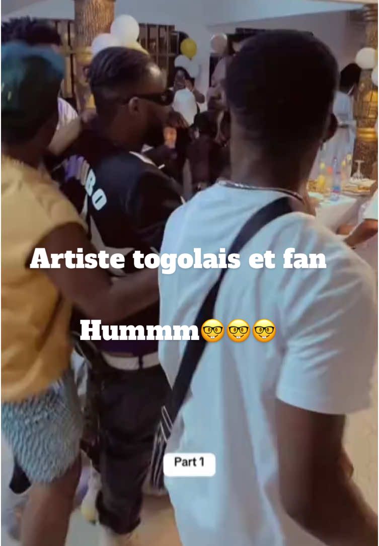 Artiste togolais et fan 🙅🙅