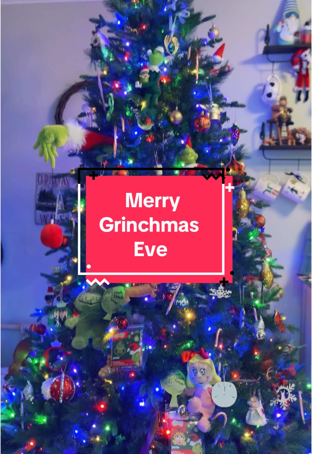 It’s been a long week of sickness and surgeries, but ending this one on a high note 🎄💚 Merry Grinchmas Eve!! #thegrinch #grinch #grinchmas #christmaseve #elfontheshelf #elfmagic 