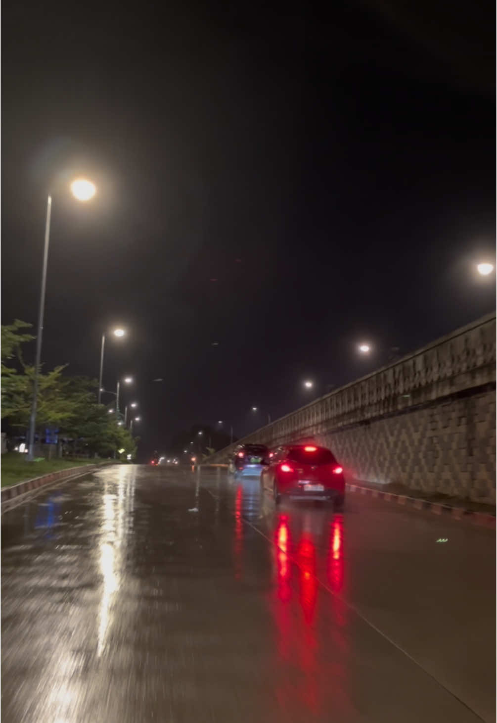 rainy night in Batam 🌧️🪐