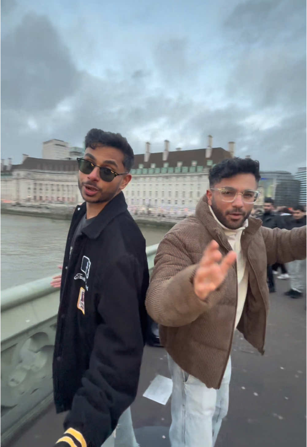 We did a thing 🙂‍↔️😮‍💨 @Hassan Baloch  #london #fyp #saudi #360london #360camera #fypage #fypdong #snapldn360 #لندن🇬🇧 #londontiktok #360 #baloch #balochistan #foryoupage #balochisong #shahjandawoodi #بلوچستان #بلوشی  #balochitiktok 