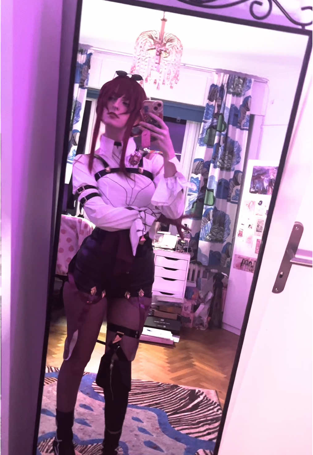 kafka is back! cant believe ive only cosplayed her one other time this year so it was high time i brougt her back before the year ende #kafkahonkaistarrail #kafkacosplay #kafkacosplayer #cosplayergirl 