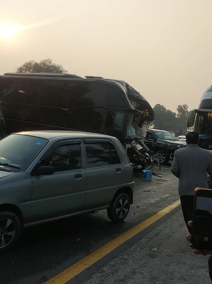 #lahoremotorway #accident #faisalmovers #motorway